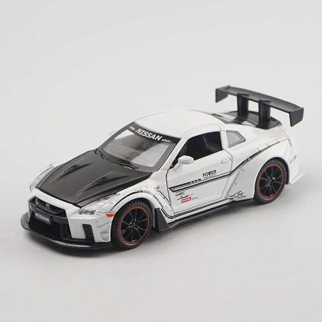 1:32 Nissan Gtr Sports Car Alloy Car Model For Children Boy Metal Pull Back Toy Car Decoration Simulation Model Car Collection