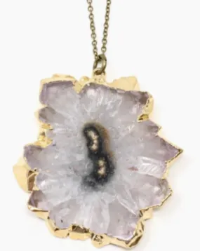 Crafts & Love Unique geode necklace