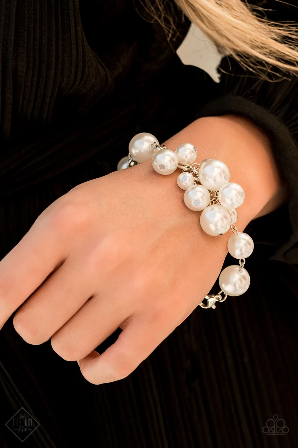 Paparazzi Accessories  - Fiercely 5th Avenue #FFA-1119  - Fashion Fix White Bracelet November 2019